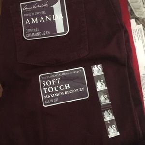 Gloria Vanderbilt slimming jeans NWT size 16